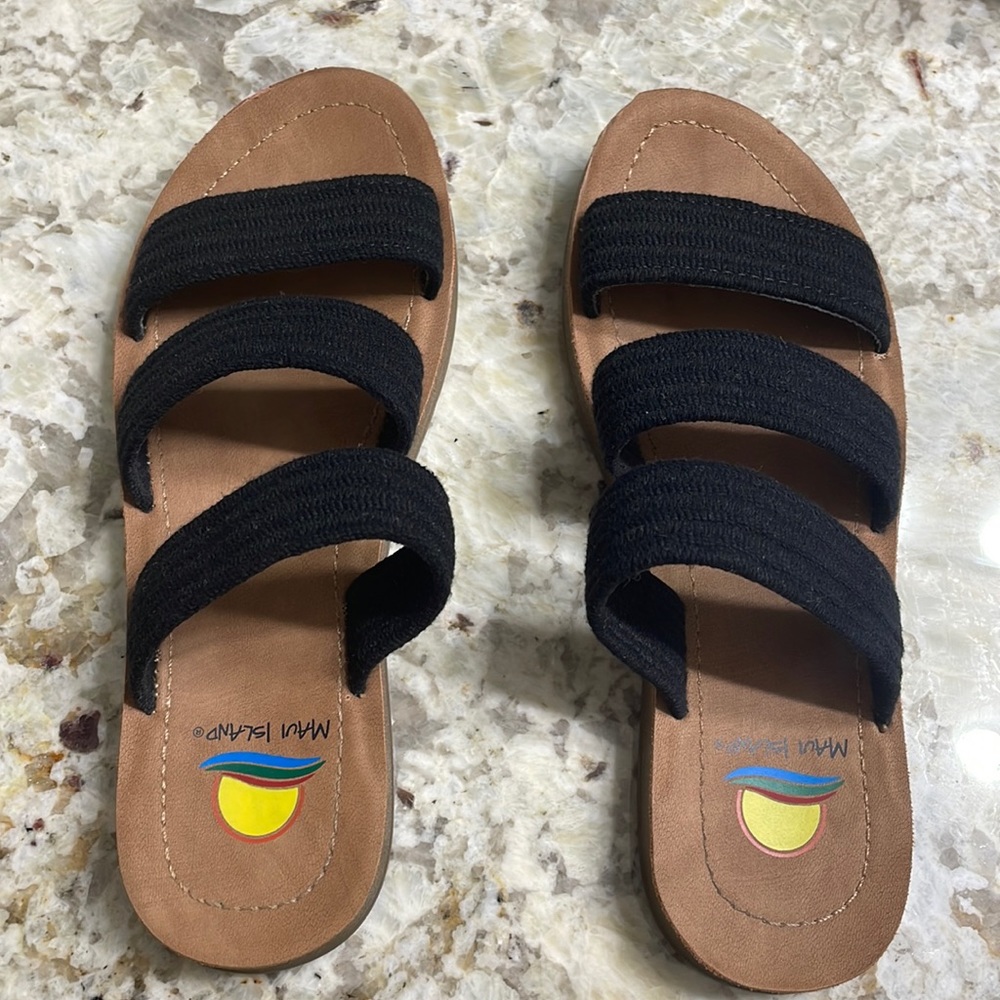 Maui Island Sandals Size 6